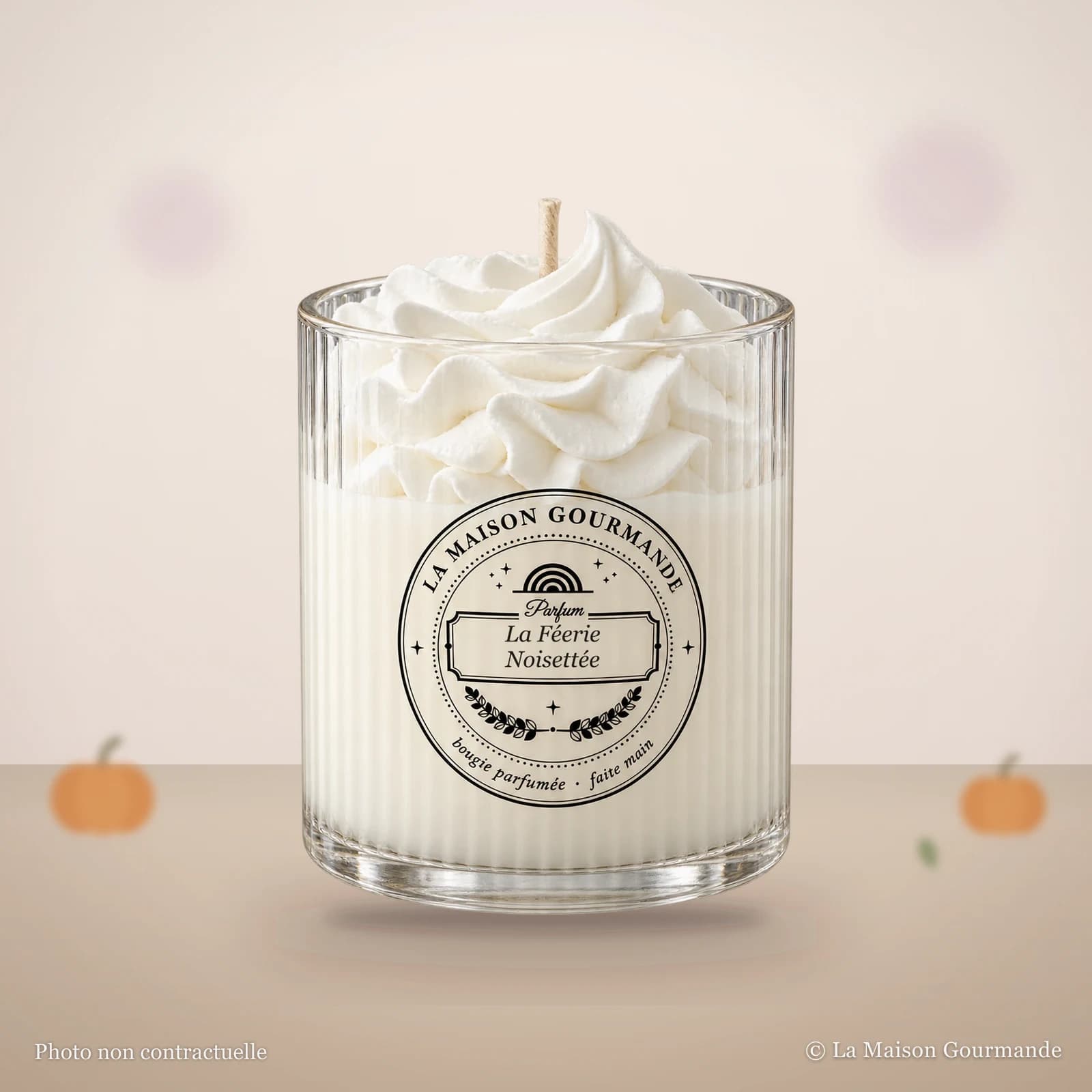 La Féerie Noisettée Chantilly — bougie chantilly La Féerie Noisettée, verre strié transparent
